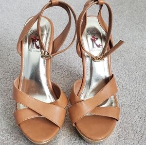 Women's Tan Strappy Wedges - 6.5